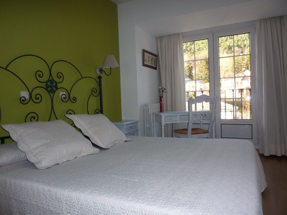 Hotel La Munequilla Miraflores de la Sierra Δωμάτιο φωτογραφία